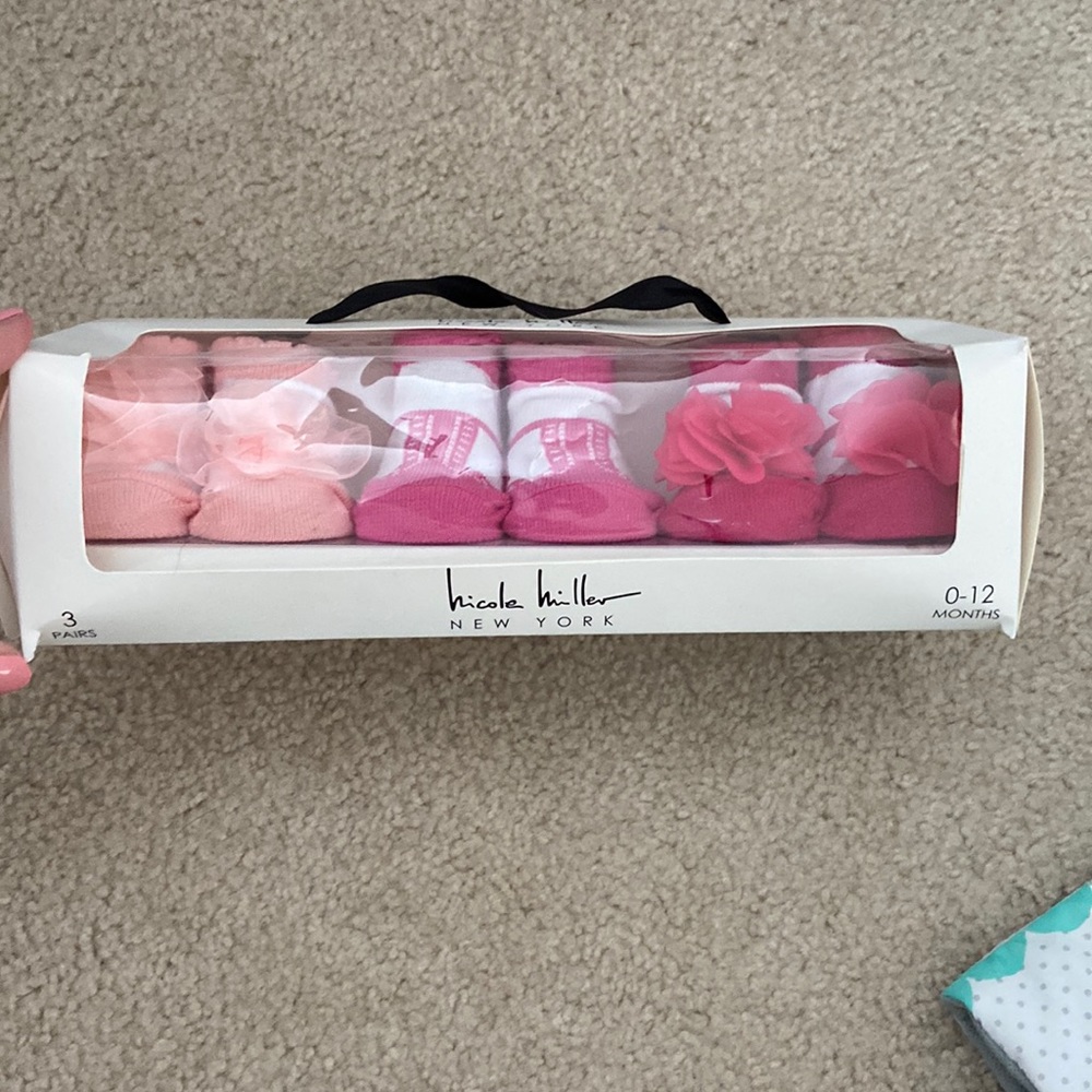 0-12 months girls sock new in box